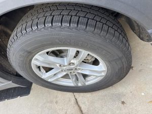 Vredestein Pinza HT tire on a Ford SUV, designed for highway comfort, long tread life, and all-season traction.
